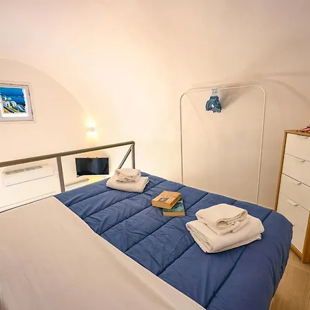 Santorini Cycladic House For 2 Persons By Mps * Emporio (Santorini)